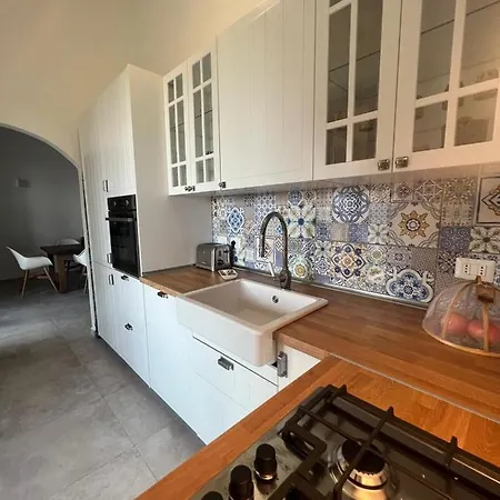 Casa Alberto, Falcone/oliveri