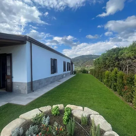 Casa Alberto, Falcone/oliveri בית נופש *