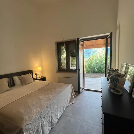 בית נופש Casa Alberto, Falcone/oliveri פאלקונה