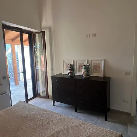 Casa Alberto, Falcone/oliveri *